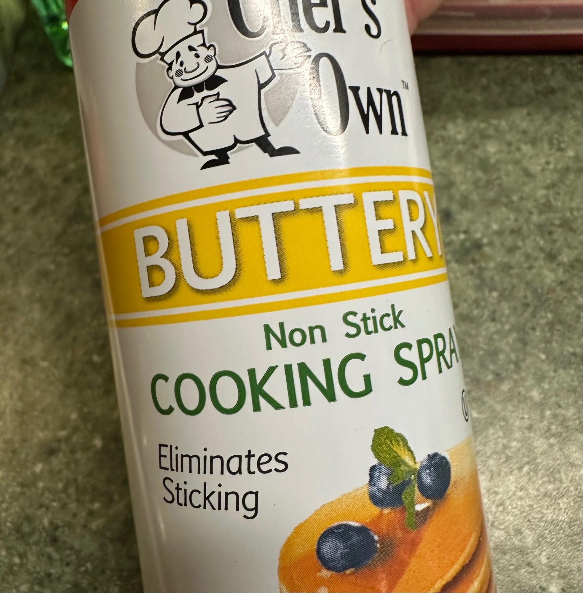 a photo of a can of nonstIck cooking spray