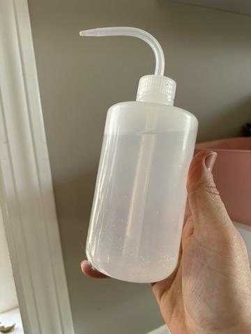 a photo of a lab wash bottle